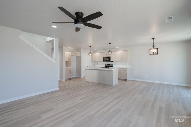 7313 S Menzingers Ave, Meridian, ID 83642