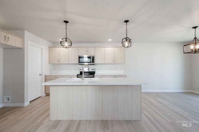 7313 S Menzingers Ave, Meridian, ID 83642