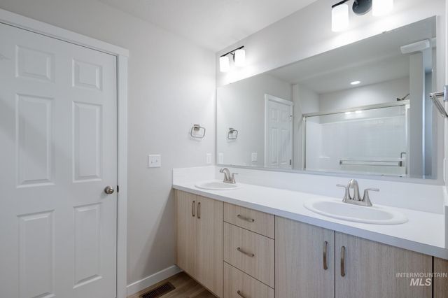 7313 S Menzingers Ave, Meridian, ID 83642