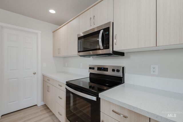 7313 S Menzingers Ave, Meridian, ID 83642