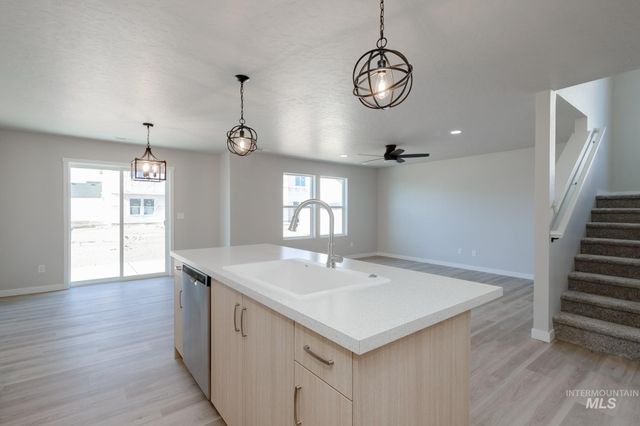 7313 S Menzingers Ave, Meridian, ID 83642