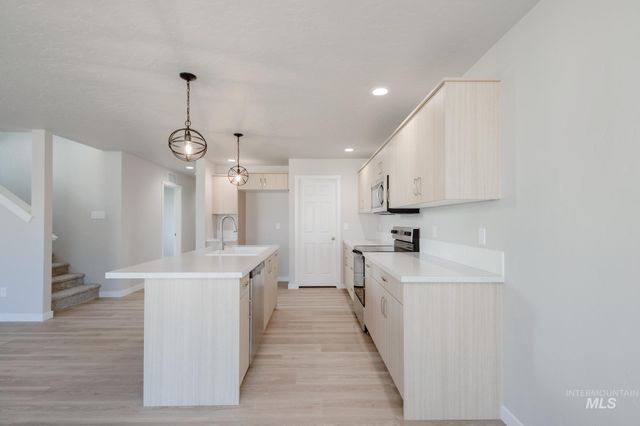 7313 S Menzingers Ave, Meridian, ID 83642