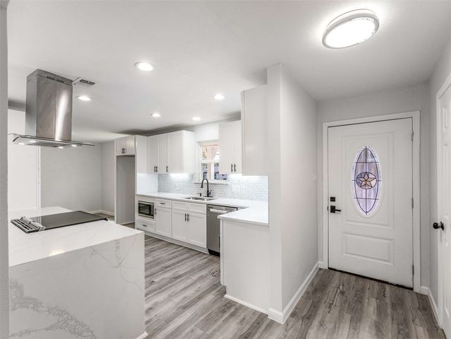 632 Melbourne Court, Hurst, TX 76053