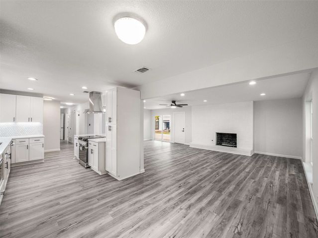 632 Melbourne Court, Hurst, TX 76053