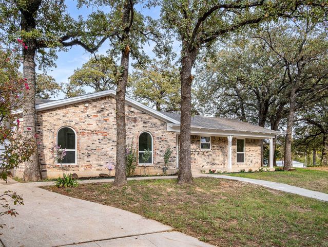 632 Melbourne Court, Hurst, TX 76053