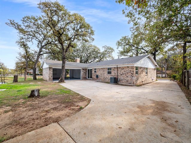 632 Melbourne Court, Hurst, TX 76053
