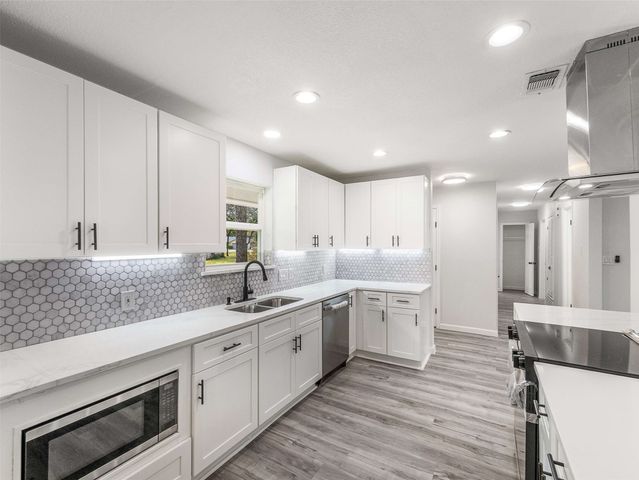 632 Melbourne Court, Hurst, TX 76053