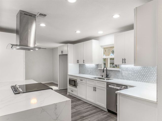 632 Melbourne Court, Hurst, TX 76053