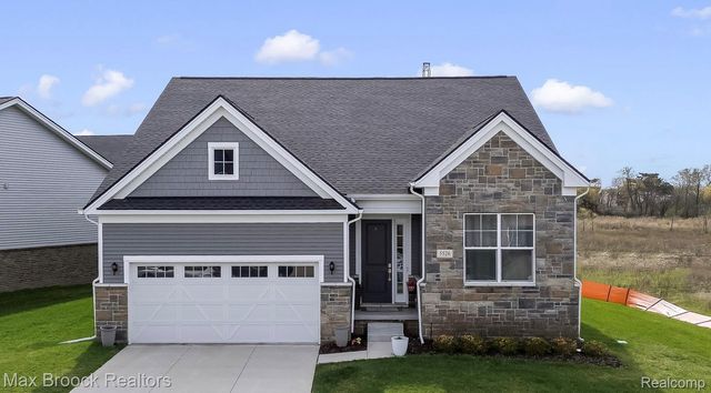5526 Helmsdale Boulevard, West Bloomfield Charter Township, MI 48322