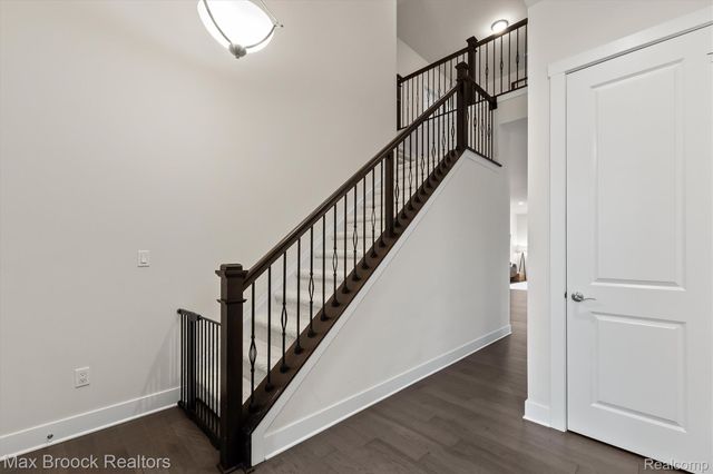 5526 Helmsdale Boulevard, West Bloomfield Charter Township, MI 48322