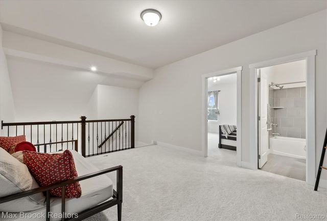5526 Helmsdale Boulevard, West Bloomfield Charter Township, MI 48322