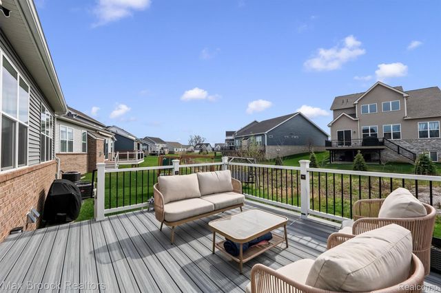 5526 Helmsdale Boulevard, West Bloomfield Charter Township, MI 48322