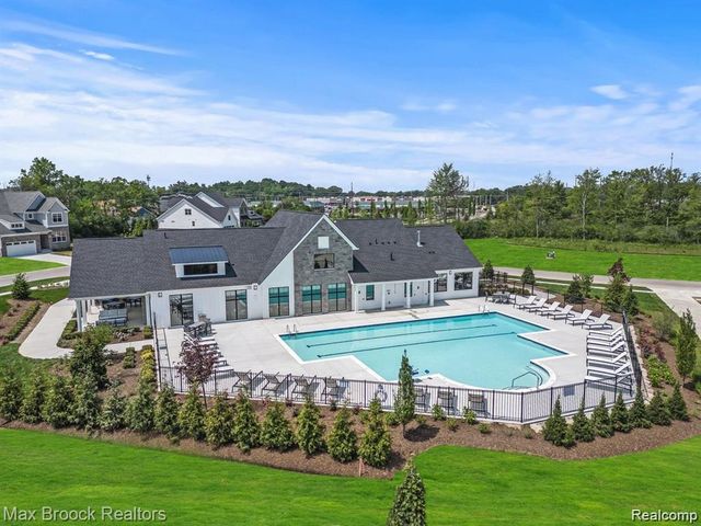 5526 Helmsdale Boulevard, West Bloomfield Charter Township, MI 48322