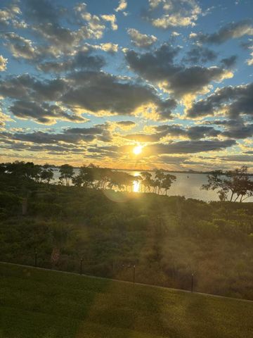 29 Harbour Isle Drive W 201, Fort Pierce, FL 34949