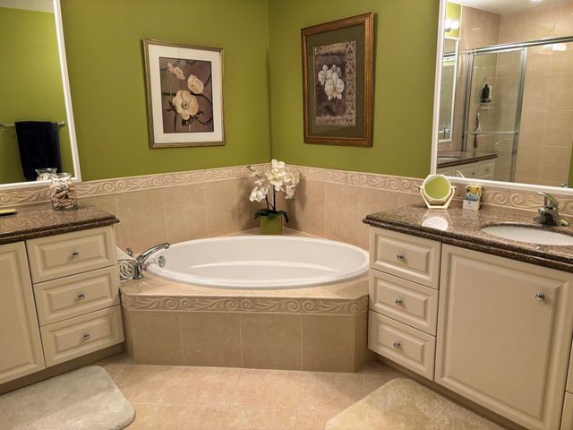 29 Harbour Isle Drive W 201, Fort Pierce, FL 34949