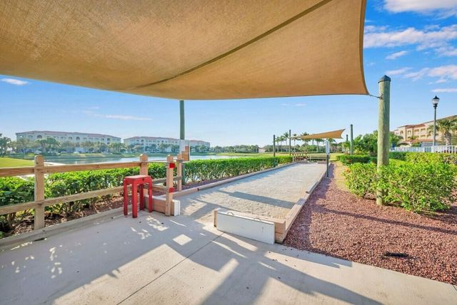 29 Harbour Isle Drive W 201, Fort Pierce, FL 34949