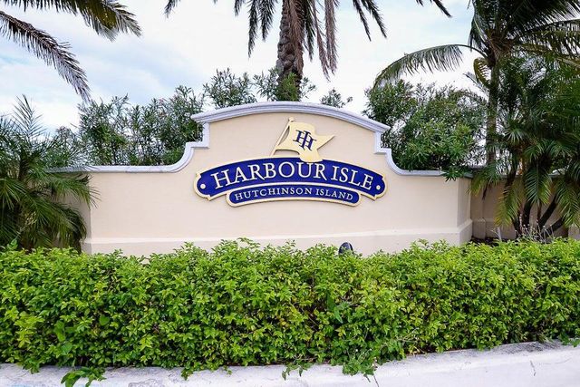 29 Harbour Isle Drive W 201, Fort Pierce, FL 34949