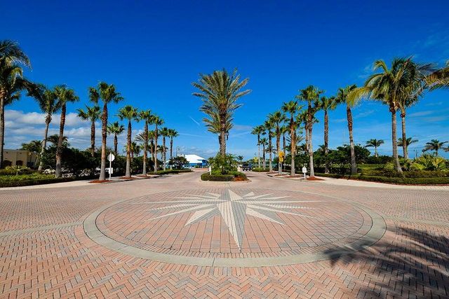 29 Harbour Isle Drive W 201, Fort Pierce, FL 34949