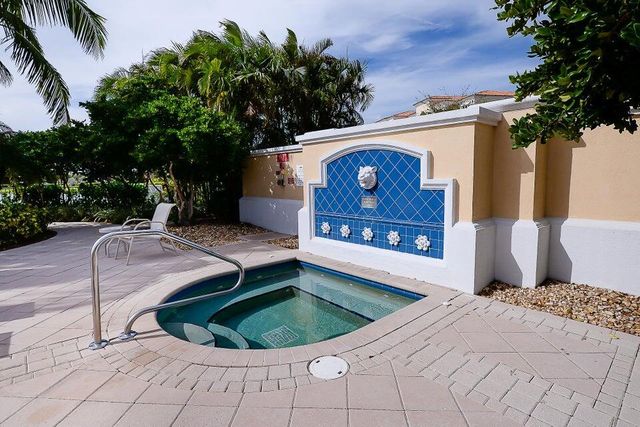 29 Harbour Isle Drive W 201, Fort Pierce, FL 34949