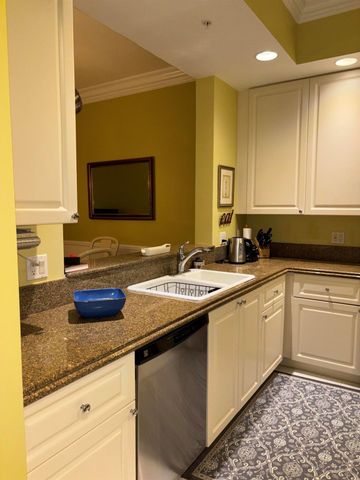 29 Harbour Isle Drive W 201, Fort Pierce, FL 34949