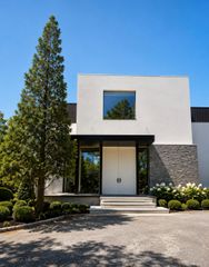 87 Castle Hill Court, Southampton, NY 11968