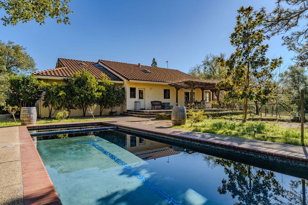 22707 Upton Rd, Plymouth, CA 95669