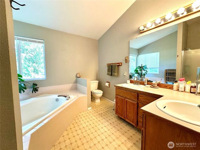 1605 27th Avenue SE, Puyallup, WA 98374