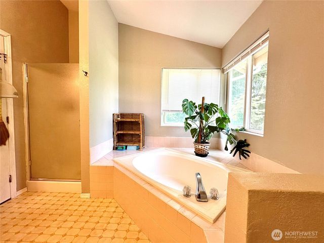 1605 27th Avenue SE, Puyallup, WA 98374