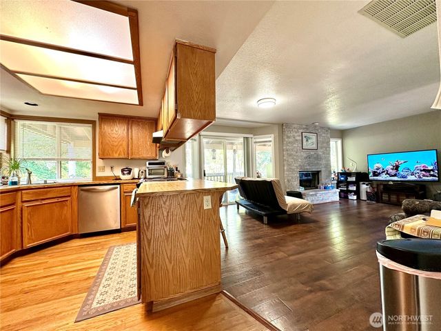 1605 27th Avenue SE, Puyallup, WA 98374