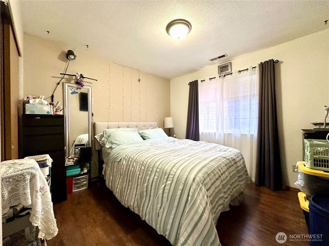 1605 27th Avenue SE, Puyallup, WA 98374