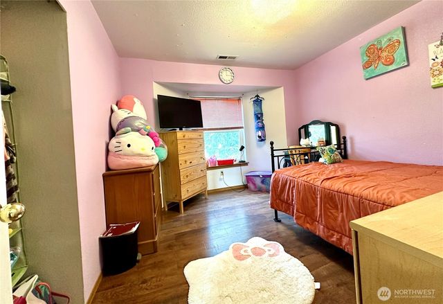 1605 27th Avenue SE, Puyallup, WA 98374