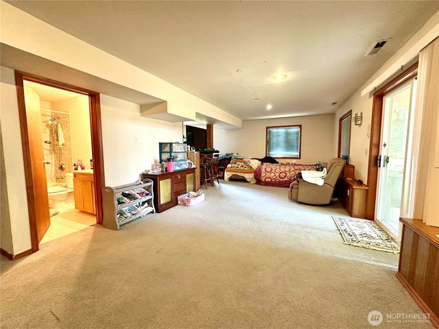1605 27th Avenue SE, Puyallup, WA 98374