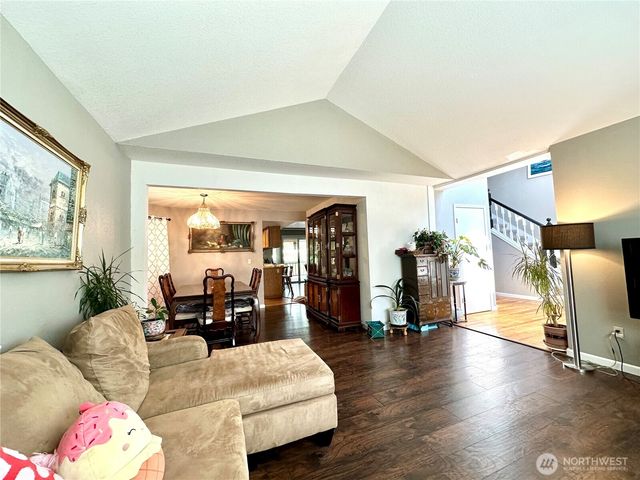 1605 27th Avenue SE, Puyallup, WA 98374