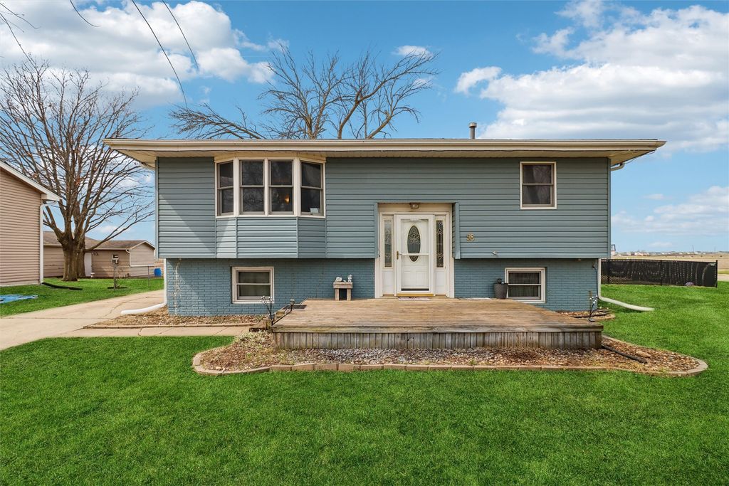98 Snyder Street SE, Bondurant, IA 50035