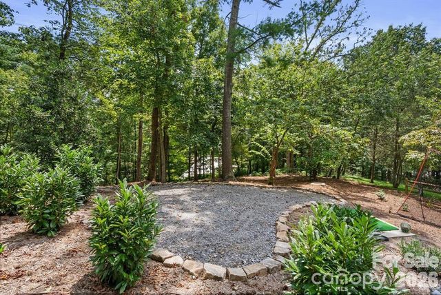 13 Kent Place, Asheville, NC 28804