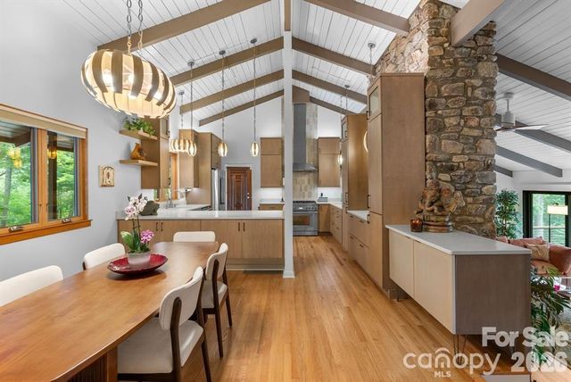 13 Kent Place, Asheville, NC 28804