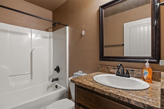 2010 Greenwood Cove, Pea Ridge, AR 72751