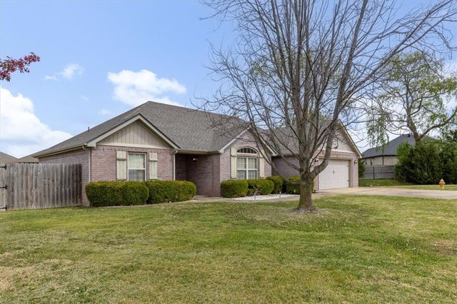2010 Greenwood Cove, Pea Ridge, AR 72751