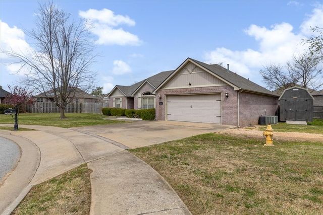 2010 Greenwood Cove, Pea Ridge, AR 72751