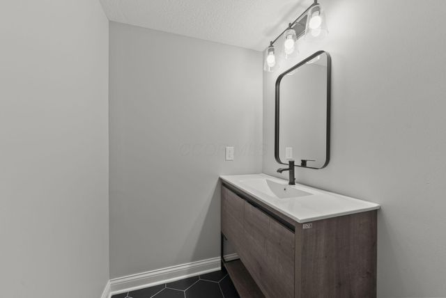 3934 Tarrington Lane, Upper Arlington, OH 43220