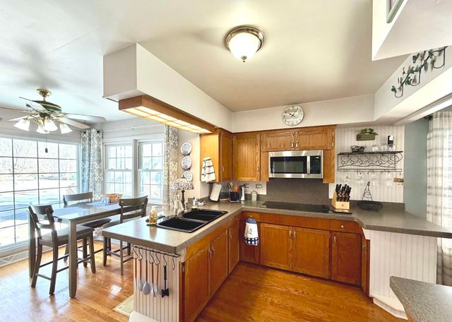 37610 N Holdridge Avenue, Beach Park, IL 60087