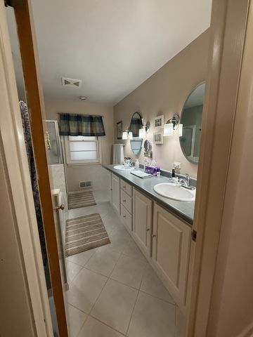 37610 N Holdridge Avenue, Beach Park, IL 60087