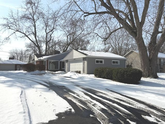 37610 N Holdridge Avenue, Beach Park, IL 60087