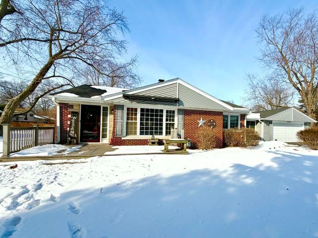 37610 N Holdridge Avenue, Beach Park, IL 60087