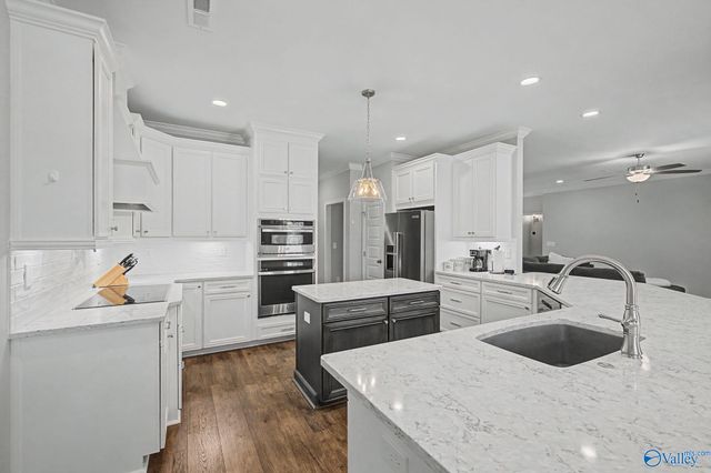 9043 SW Redstone Square Drive SW, Huntsville, AL 35824