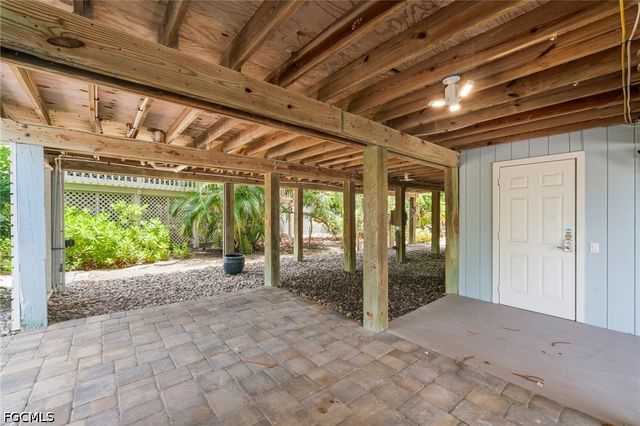 33 Urchin CT, Captiva, FL 33924