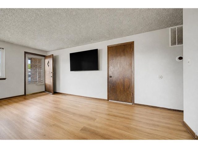 938 Kelly Pl, Longmont, CO 80501