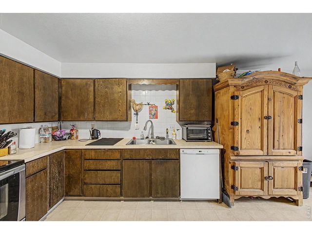 938 Kelly Pl, Longmont, CO 80501