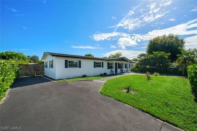 3999 Guava DR, Naples, FL 34104