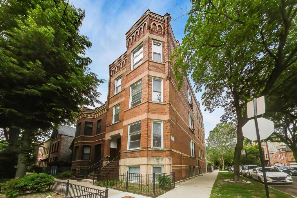 858 N Wolcott Avenue 2, Chicago, IL 60622